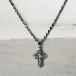 Elegant 925 Sterling Silver Cross Pendant Free Chain Necklace